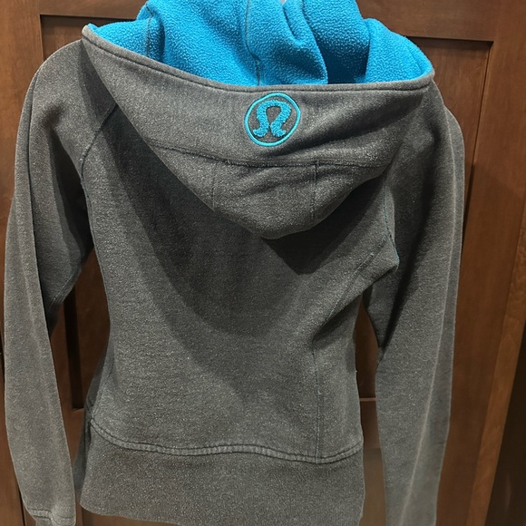 Lululemon grey/turquoise scuba hoodie size 4 - Picture 3 of 6